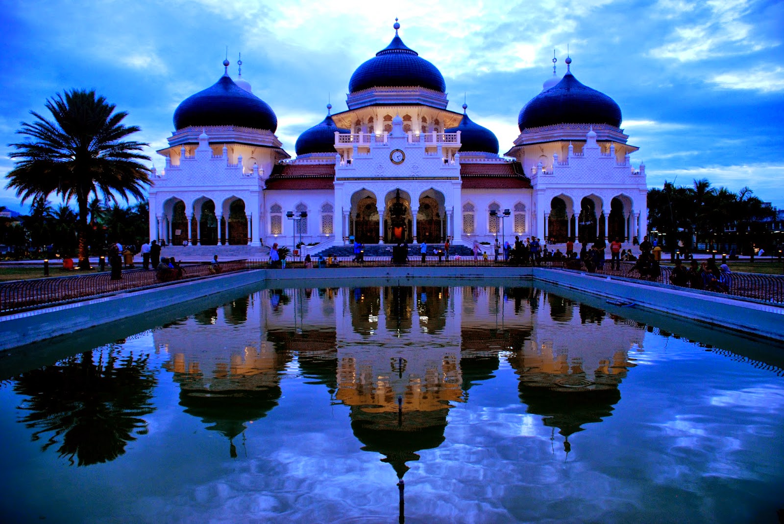 Objek Wisata Religi Islami Di Indonesia Yang Wajib Dikunjungi