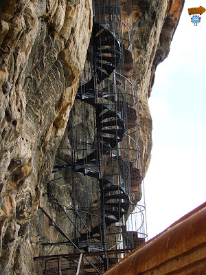 Escalera de caracol en Sigiriya
