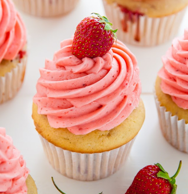 Fresh Strawberry Cupcakes #dessert #spring