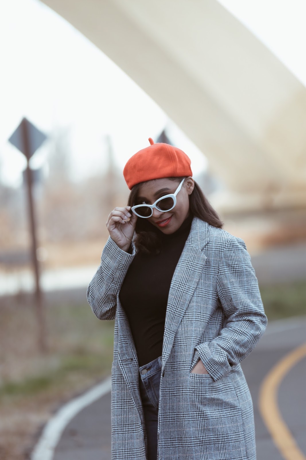 dominican blogger, oversized coat, beret, winter trends, latina bloggers, winter outfit ideas, winter trends, pea coat
