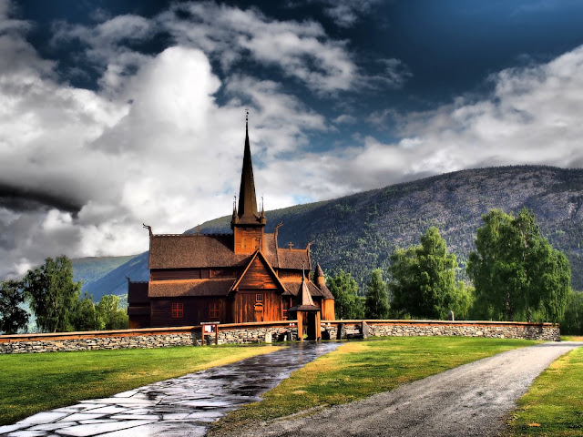 Kostel Stavkyrkje v Lomu - Norsko Kostel Stavkyrkje, Lom, Norsko, příroda, trek
