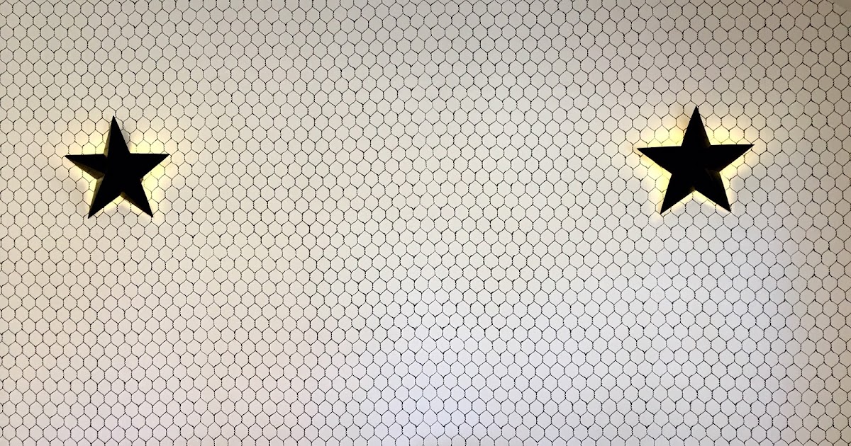 Content in a Cottage: Chicken Wire Wallpaper