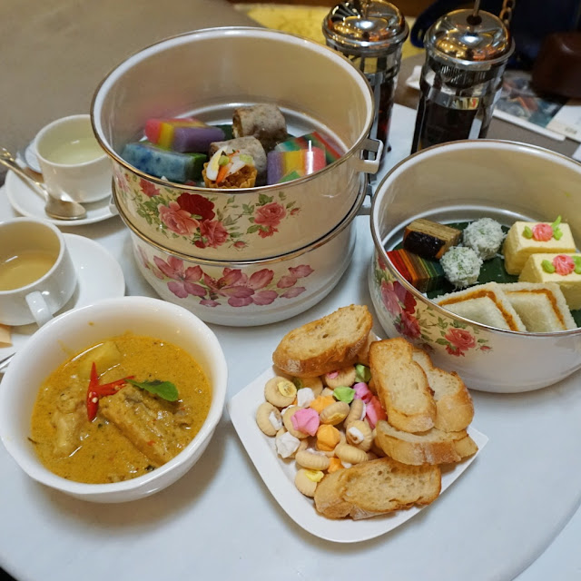 Peranakan Afternoon Tea (Pan Pacific Singapore) we live to eat