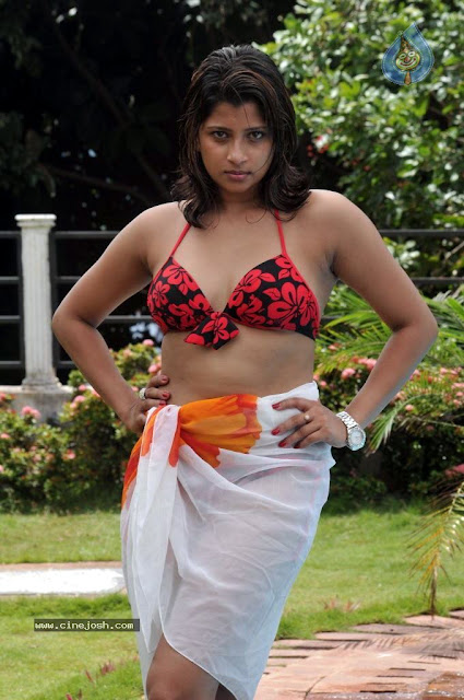 Srilankan Actress Hot Photos