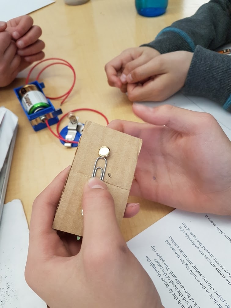 Room 19 Grade 5/6 Creating switches for circuits