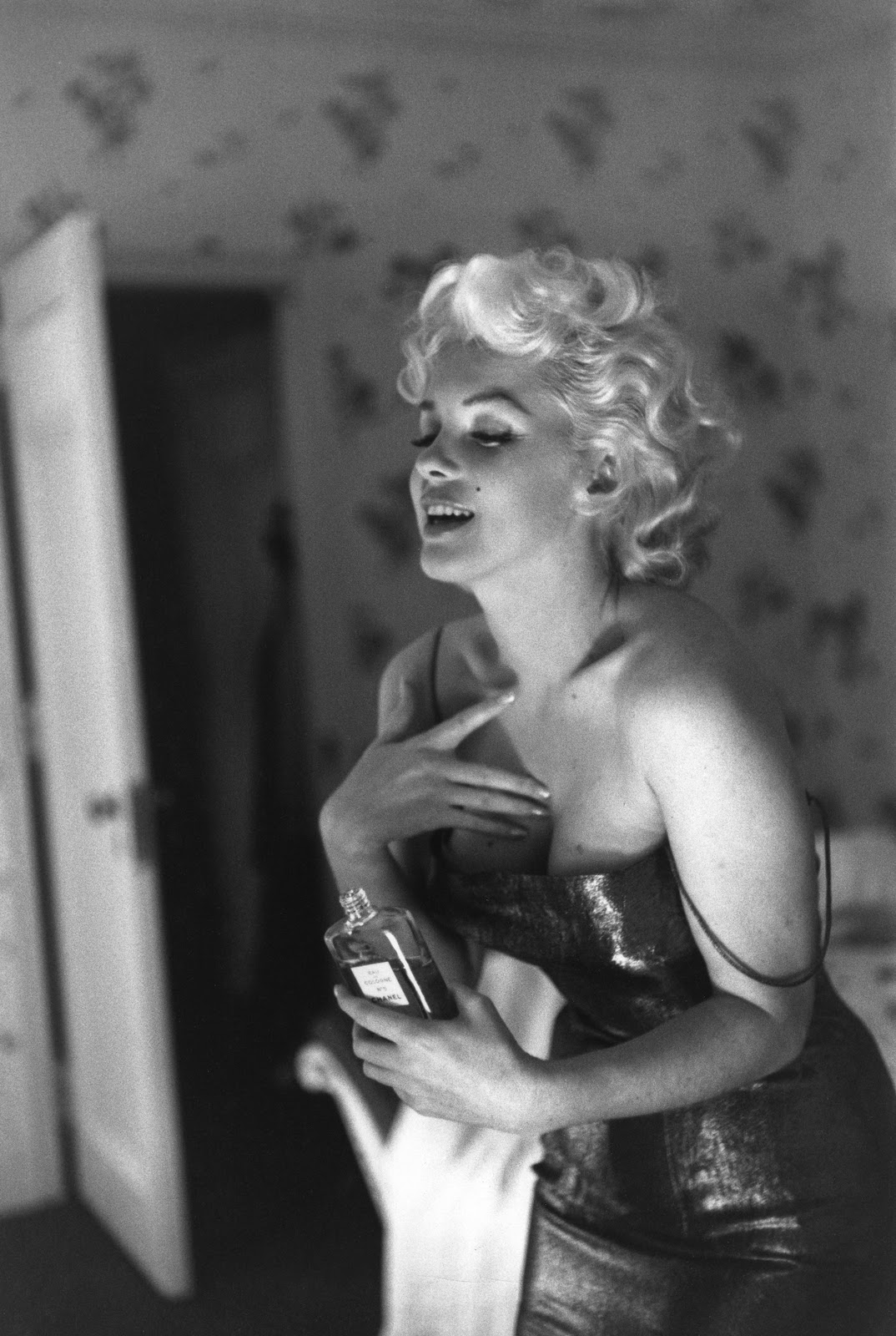 http://3.bp.blogspot.com/-6f-swzOE6pQ/TufPln_FkjI/AAAAAAAAA-I/i3b-aZeW4vE/s1600/1955+Marilyn+Monroe.jpg