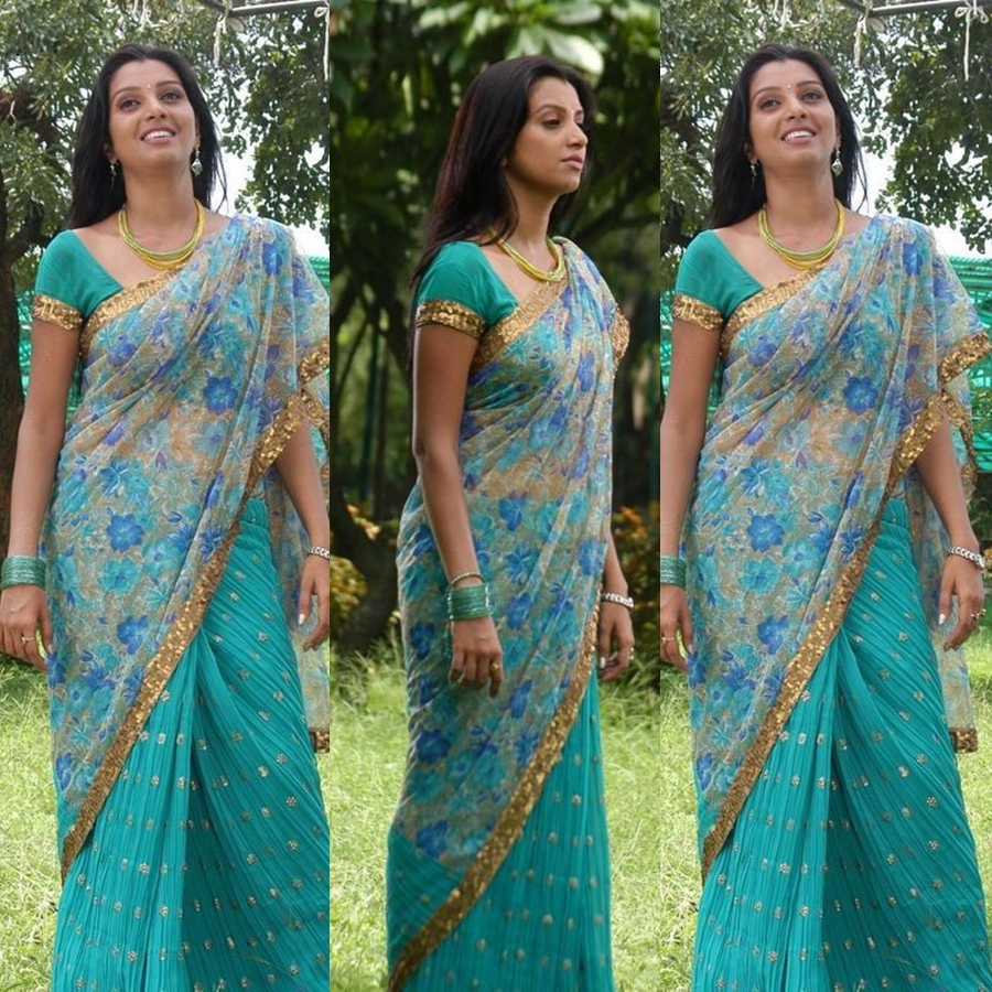All Celebrities Sarees Designs Celebrity with blue and blue printed