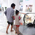 Ngày của Cha: Người Bố đi chân đất cùng con gái trong Trung tâm thương mại ở Phú Thọ