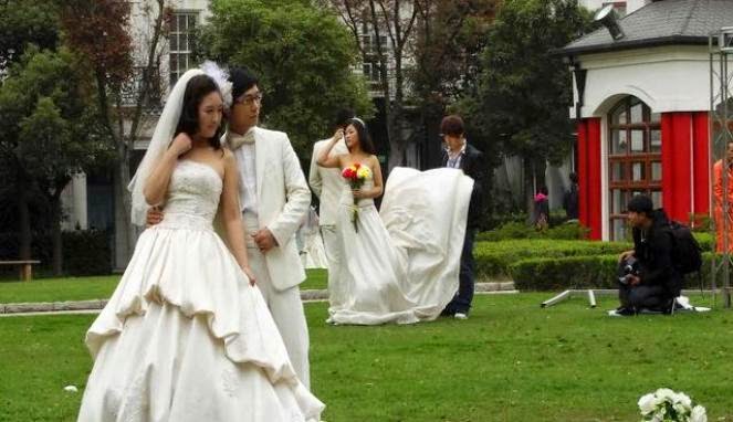 Pasangan Muda Romantis Pasangan Muda Romantis