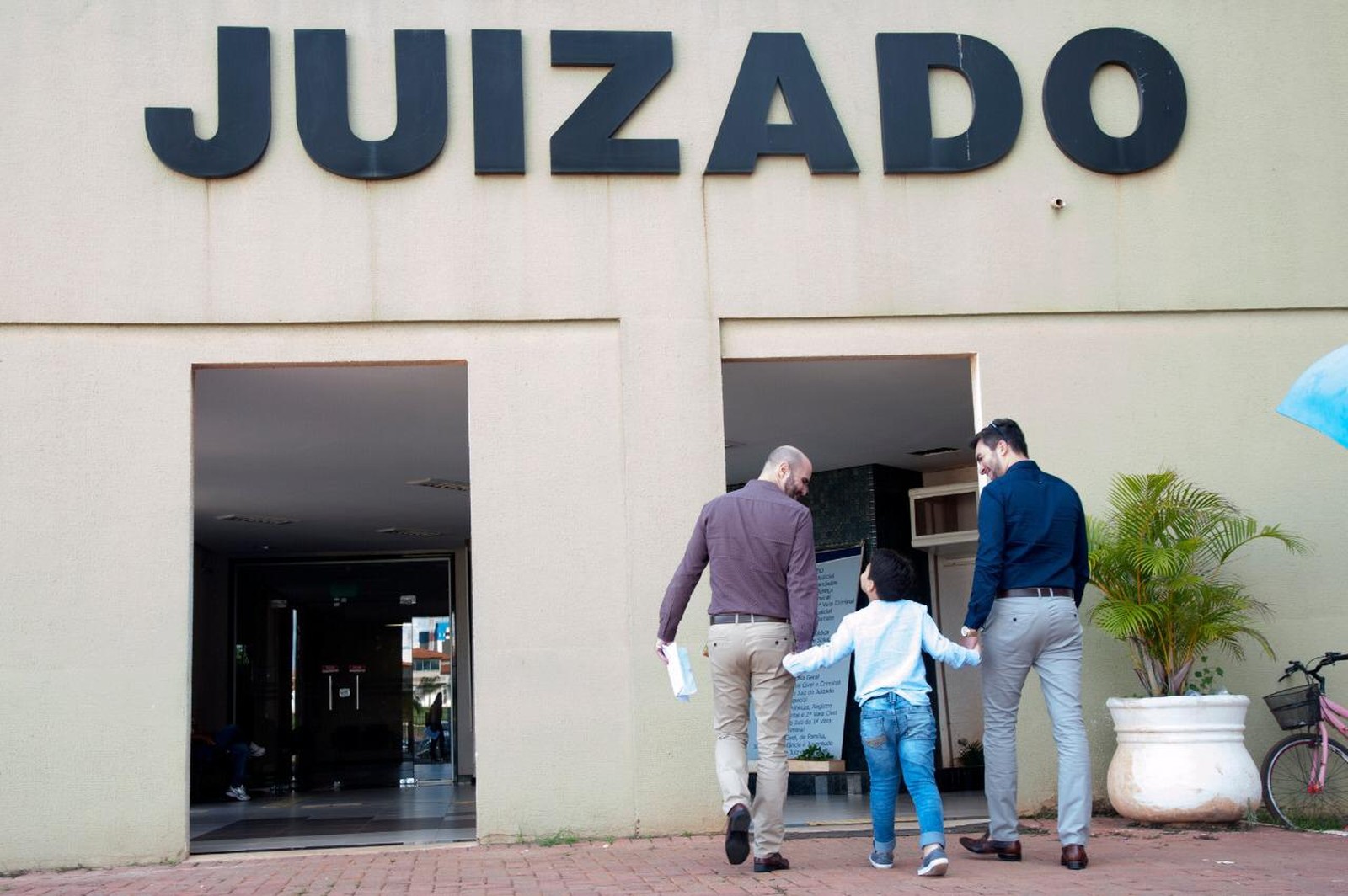 Depois de ser 'devolvido' duas vezes, menino de 8 anos é adotado por casal de Brasília - Sobral Portal de Notícias