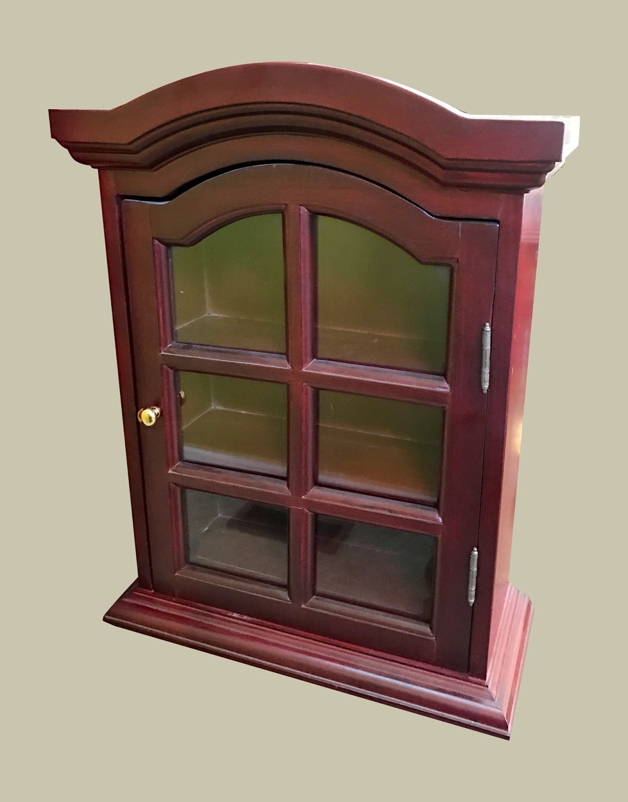 Uhuru Furniture & Collectibles Small Display Case 25 20 SOLD