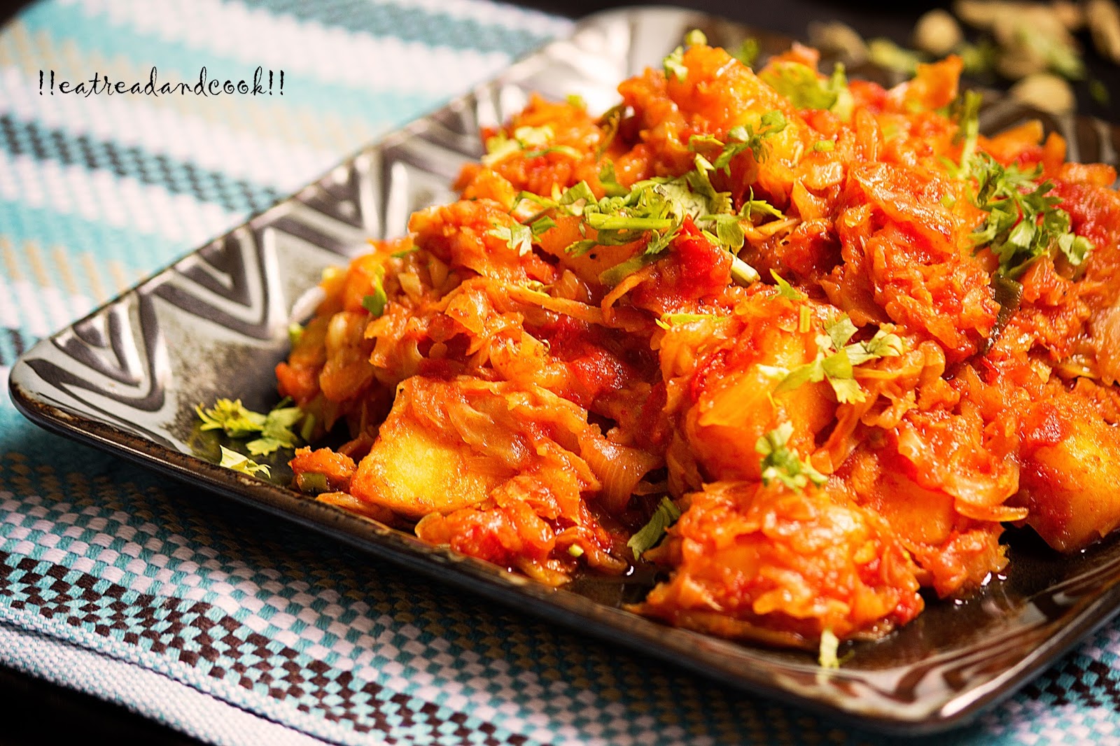 Tomato Diye Bandhakopir Torkari / Benagli Tomato Cabbage Curry Eat Read & Cook