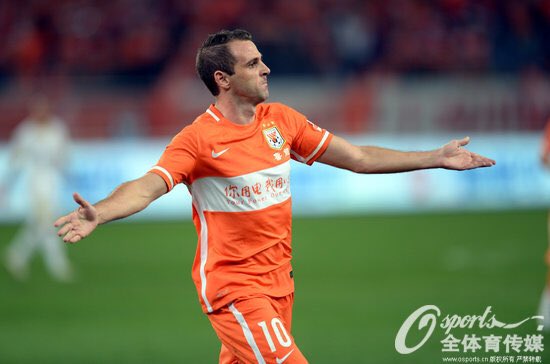 Apalavrado com Flamengo em 2015, Montillo fica livre no Mercado