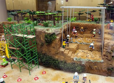 PlayEvolucion Atapuerca y el MEH en paisaje playmobil