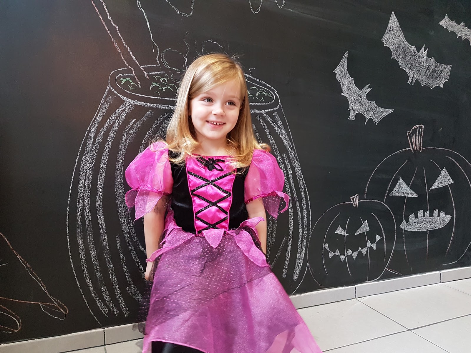 Our fun and easy Halloween toddler party Wave to Mummy