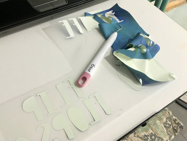 Did you know you could use Iron On vinyl on wood? See how I used it along with my Cricut to make this wooden summer sign!