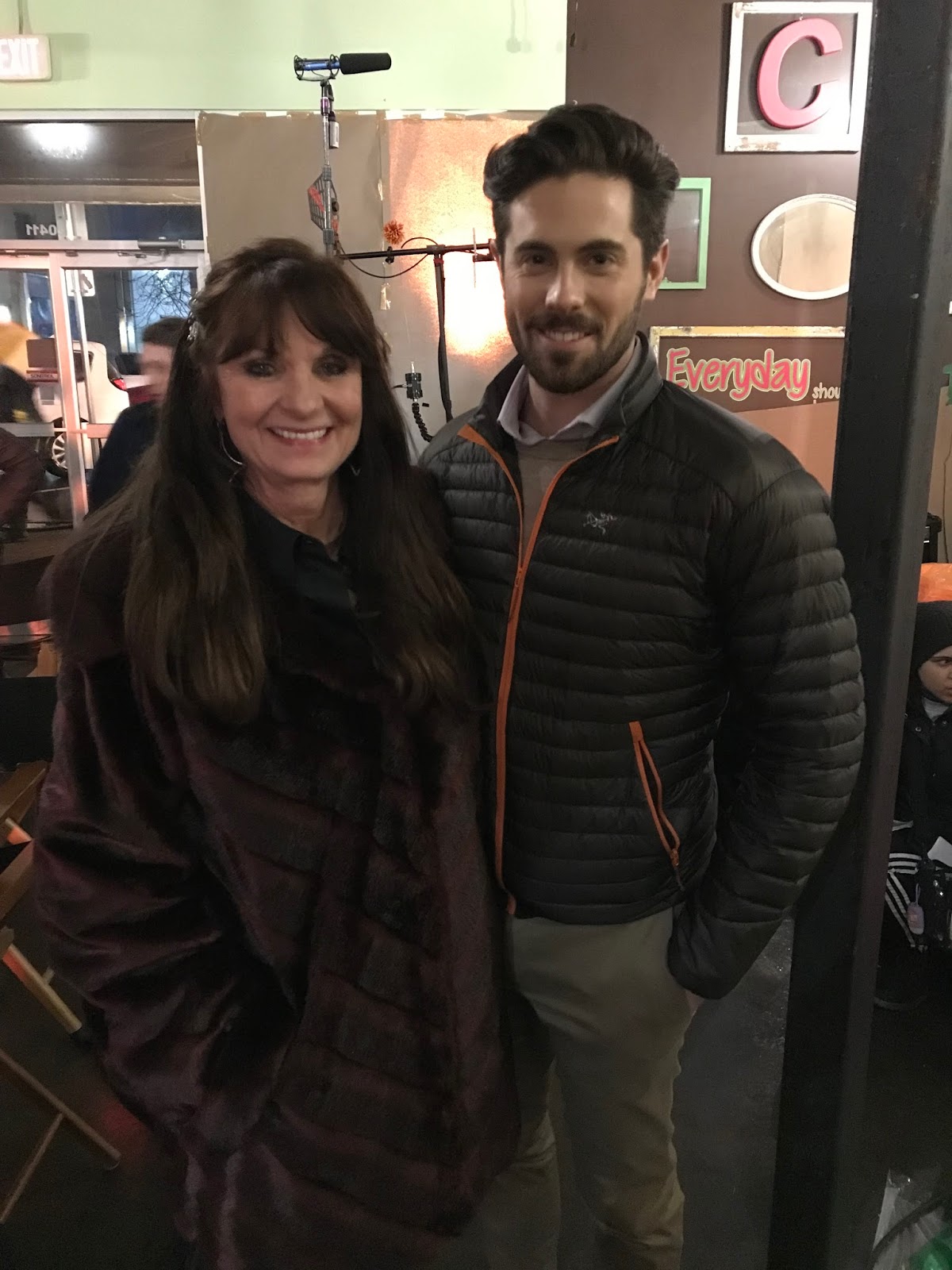 Heartwarming Photo Goes Viral: Son'S Act Of Love For His Mom - 8fg9atr