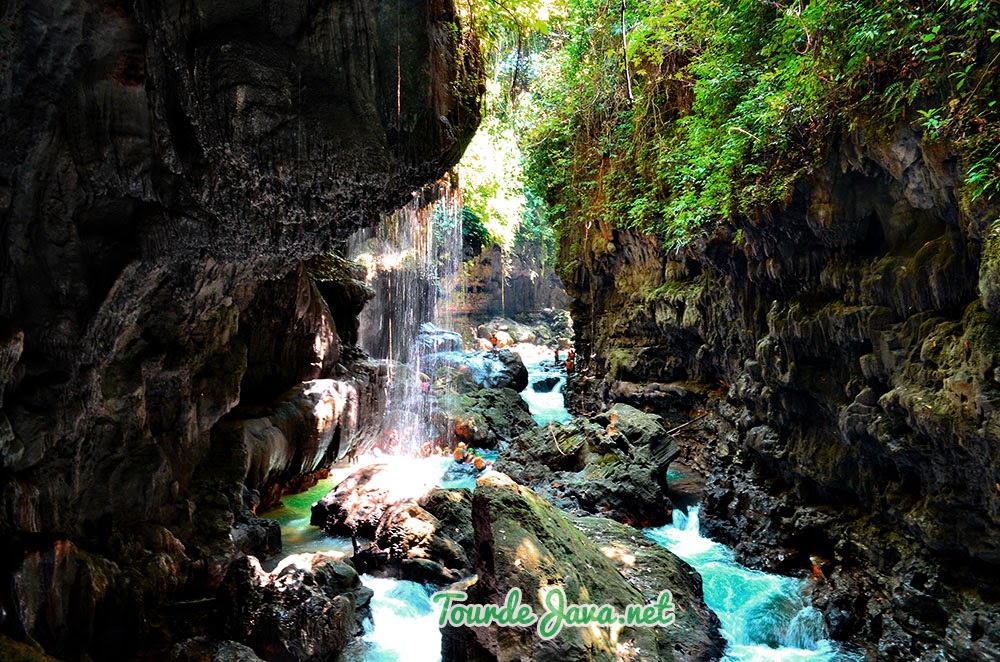 Green Canyon: Ngarai Hijau Toska di Pangandaran | Wisata Pulau Jawa