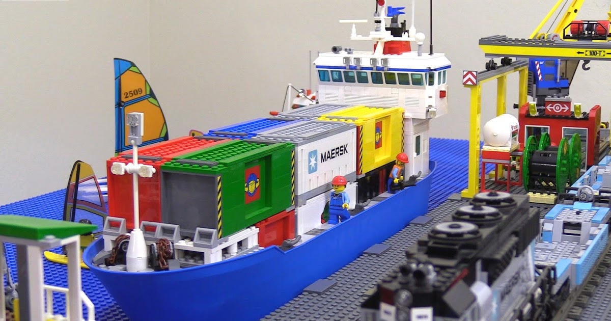 JANGBRiCKS LEGO reviews & MOCs: Container Ship MOC complete