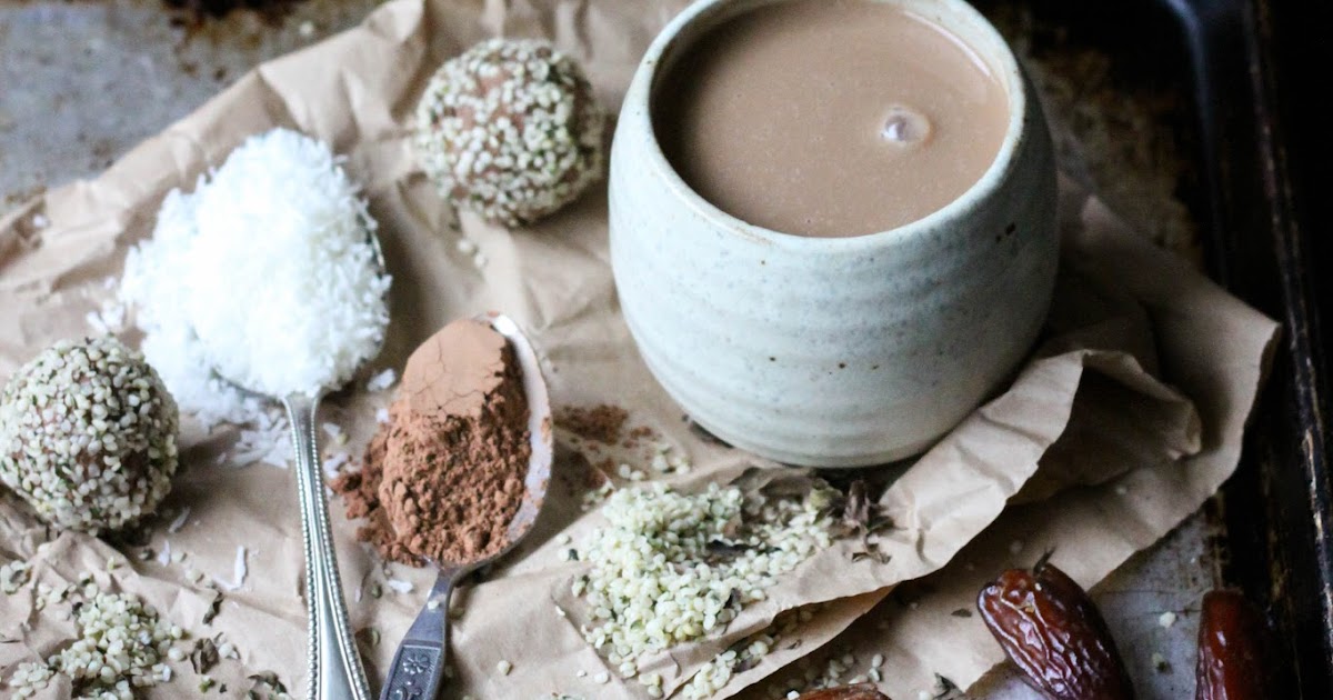 This Rawsome Vegan Life HOT CACAO with CINNAMON, COCONUT + DATES
