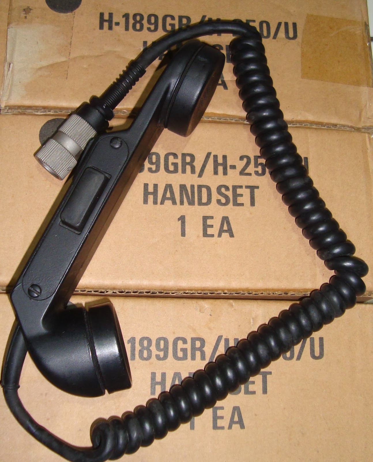 RADIO SELLER: H-189/GR New Military Handsets