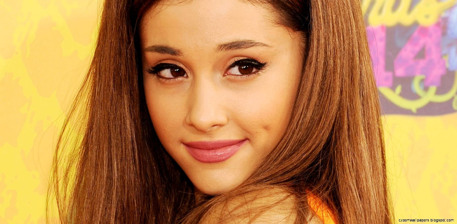 Ariana Grande Face 2014