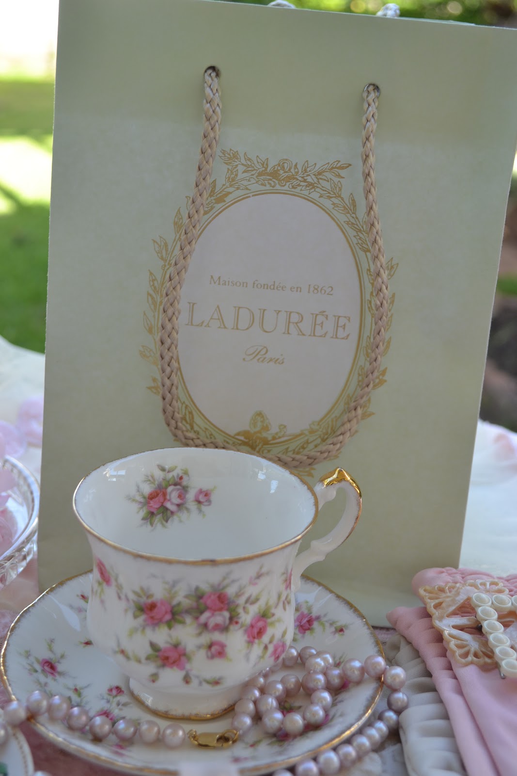 Laduree Marie Antoinette Tea , Marie-Antoinette tea Shortbread Box – FBPCT