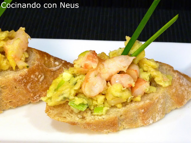  Montadito de ajos tiernos y gambas 
