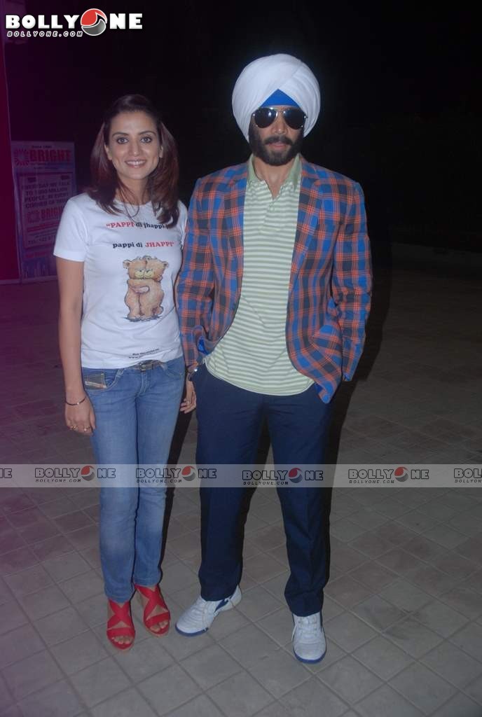 Kulraj Randhawa1 - Kulraj Randhawa, Tusshar Kapoor at Chaar Din Ki Chandni Hoarding Launch