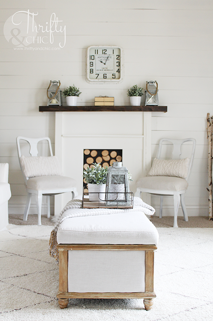 Summer decor and decorating ideas for farmhouse living room