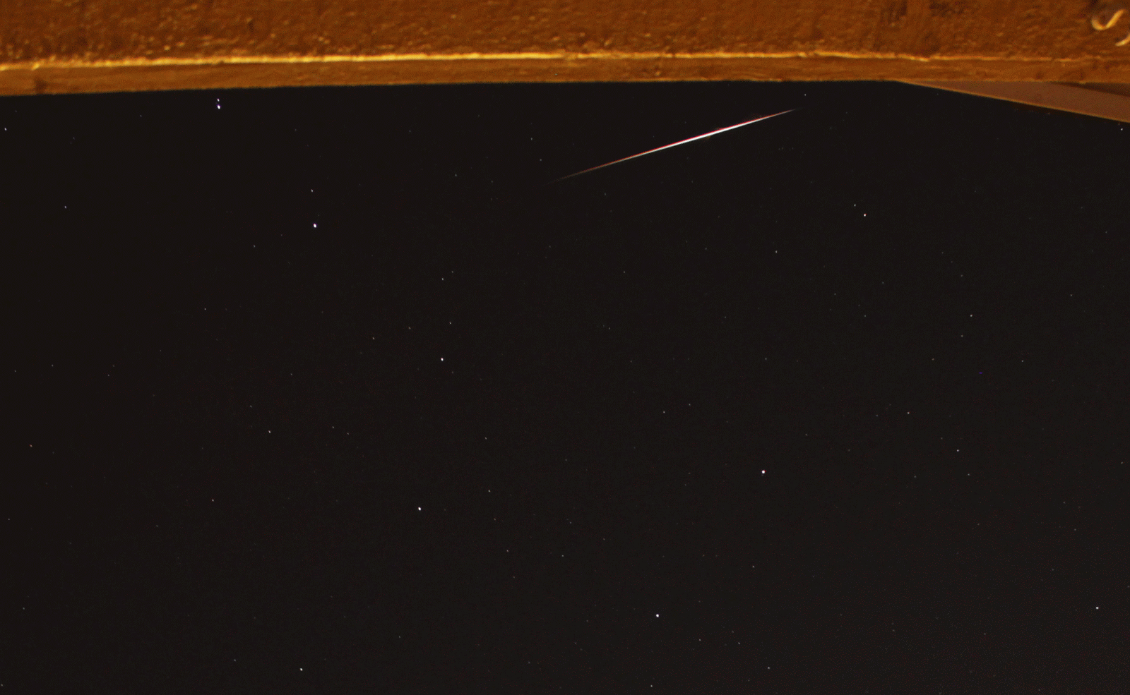 Camelopardalids meteor with smoke trail 