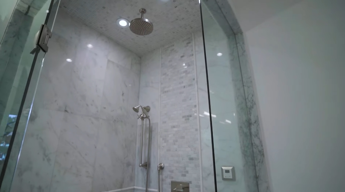 Tour 100 Snowdon Ave, Toronto vs. 43 Interior Design Photos
