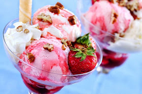 ice-cream-strawberry-dessert-hd-wallpaper