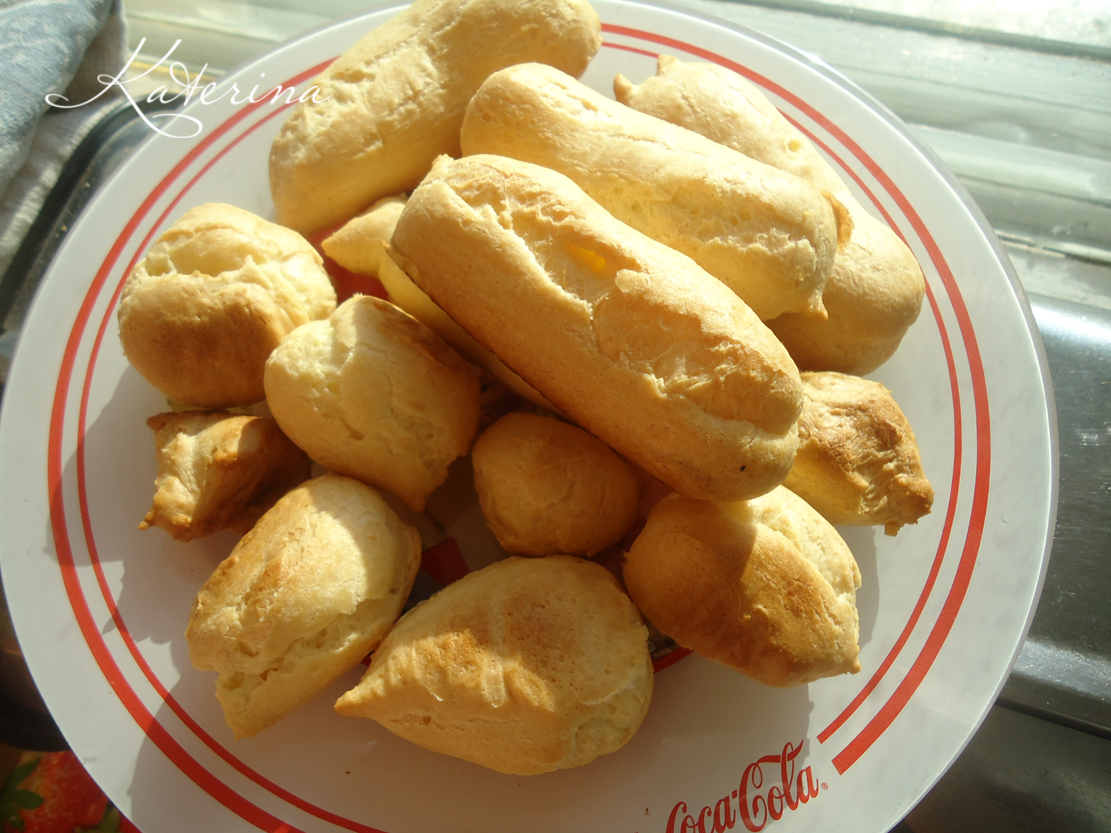 эклеры домашние. эклер мишель. домашние эклеры со сгущенкой рецепт. эклеры со сгущенкой. эклеры с карамелью.