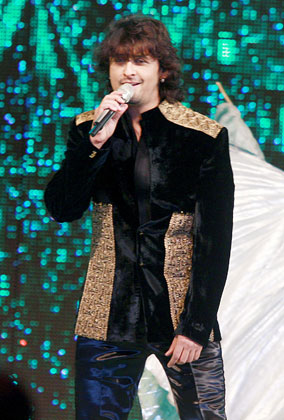 1 -  Bollywood Babes Heat Up New Years' Eve