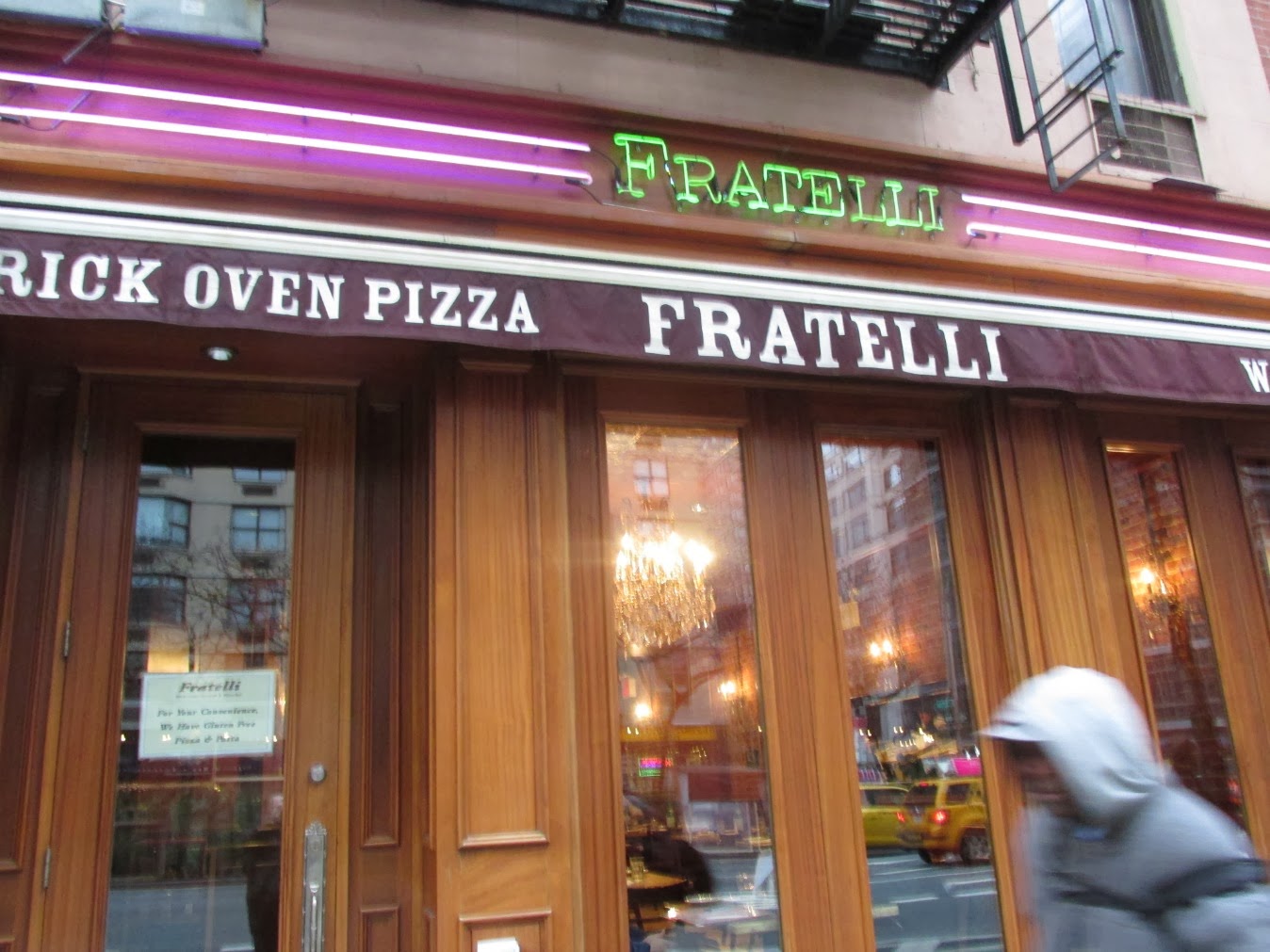Midtown Blogger/Manhattan Valley Follies Fratelli Pizza Upper East Side