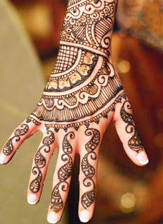 Shaded Mehndi Design for Back Hand