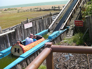 splashem log flume ride in very green water