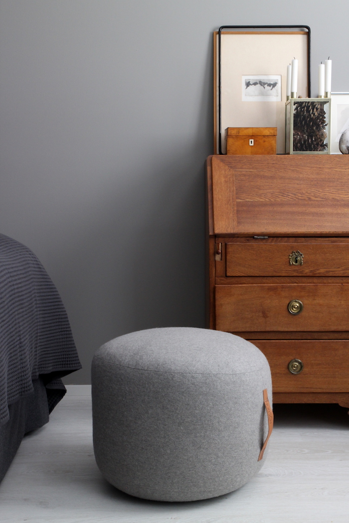 Rahi sängynpäätyyn ja kirjoituslipaston istuimeksi | Local Artisan