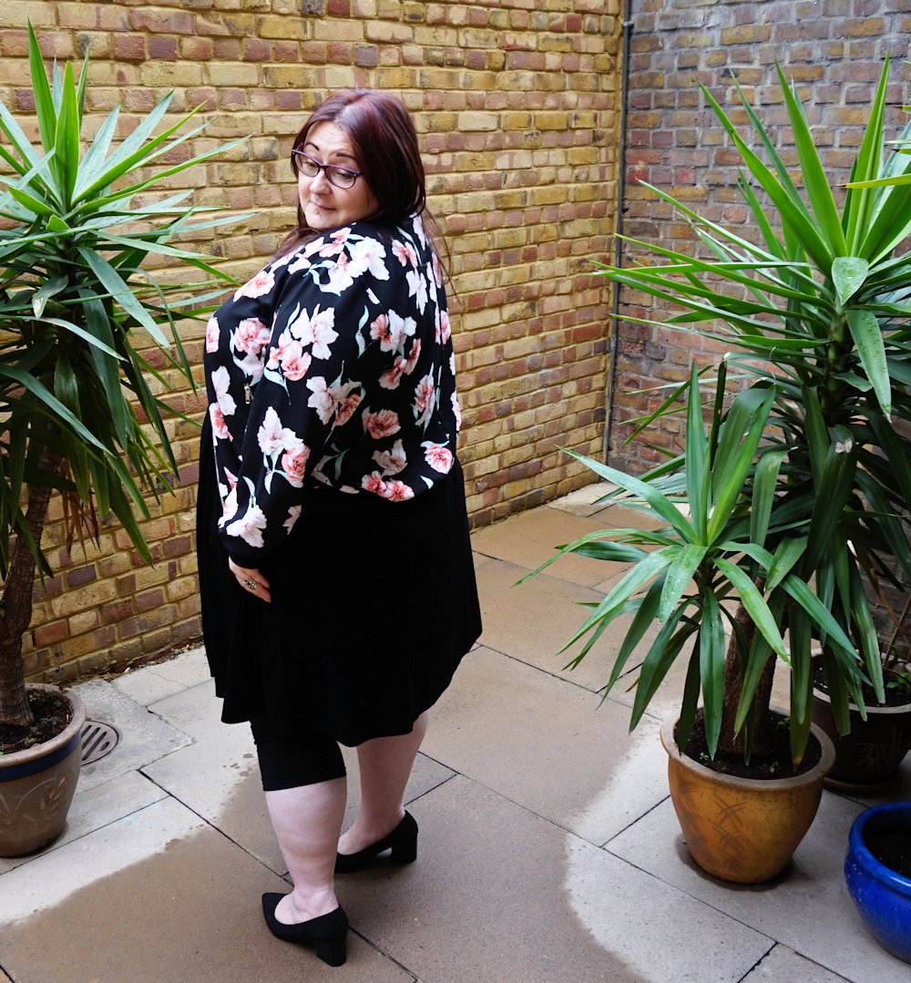 New Look Curves  Plus Size Black Floral Print Bomber Jacket