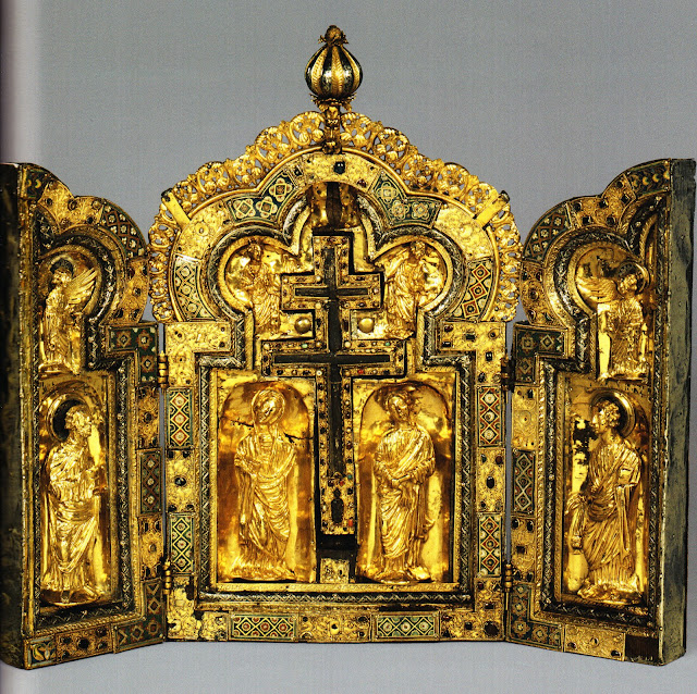 Η τρίπτυχη σταυροθήκη με Τίμιο Ξύλο επονομαζόμενη και τρίπτυχο de Florennes. Περίπου 1210-1230. Σήμερα στο Βασιλικό Μουσείο Τέχνης και Ιστορίας των Βρυξελλών.
