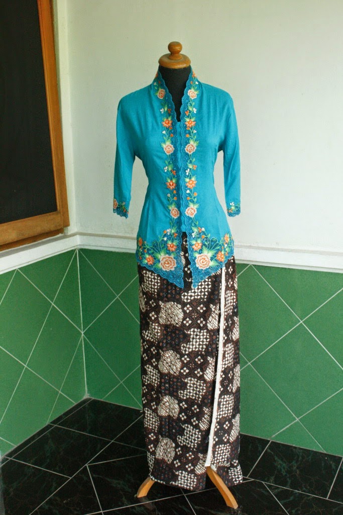 Kumpulan Foto Model Baju Kebaya Encim Modern - Trend Baju Kebaya