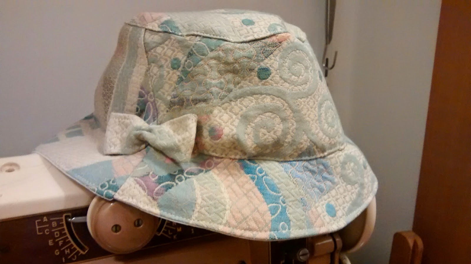 Casalinga artigiana: Cappellino da pescatore fai da te con tutorial