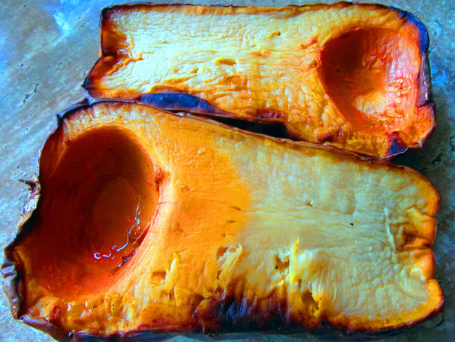 Rotoli s tikvom i špinatom 1 korak pripreme Squash and spinach pasta rotolo by Laka kuharica: Roast butternut squash halves in the oven