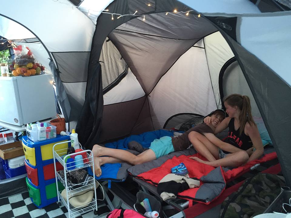 New Tent, new camp stretchers = luxury