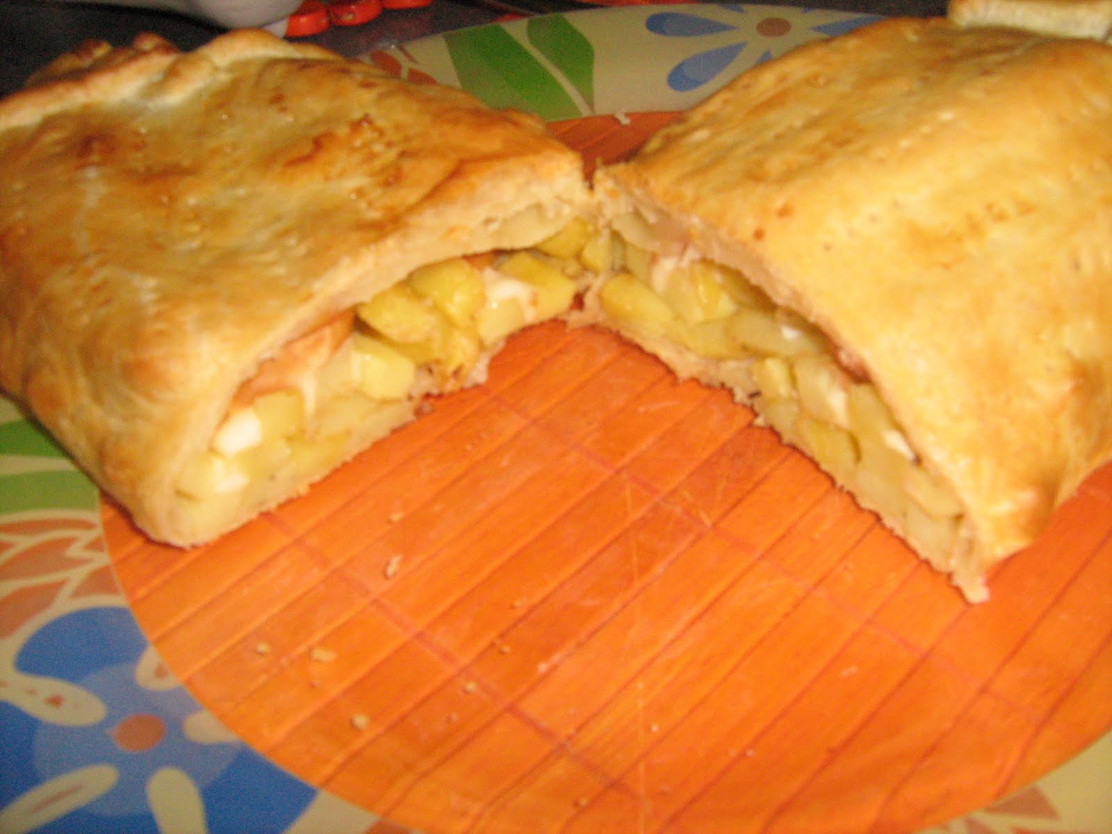 Lina Pasticci in cucina&hellip;: PASTA SFOGLIA RIPIENA CON WURSTEL E PATATINE