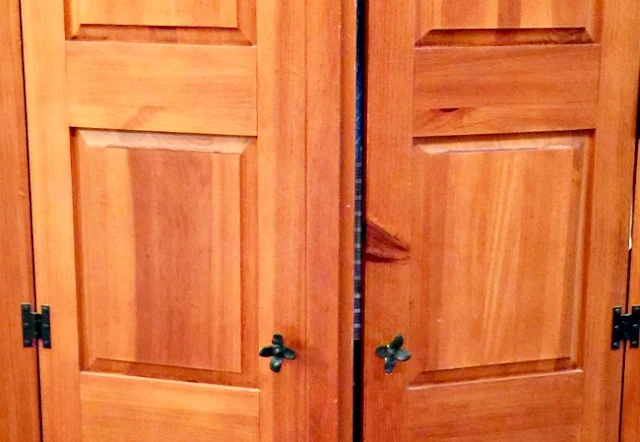 armoire door