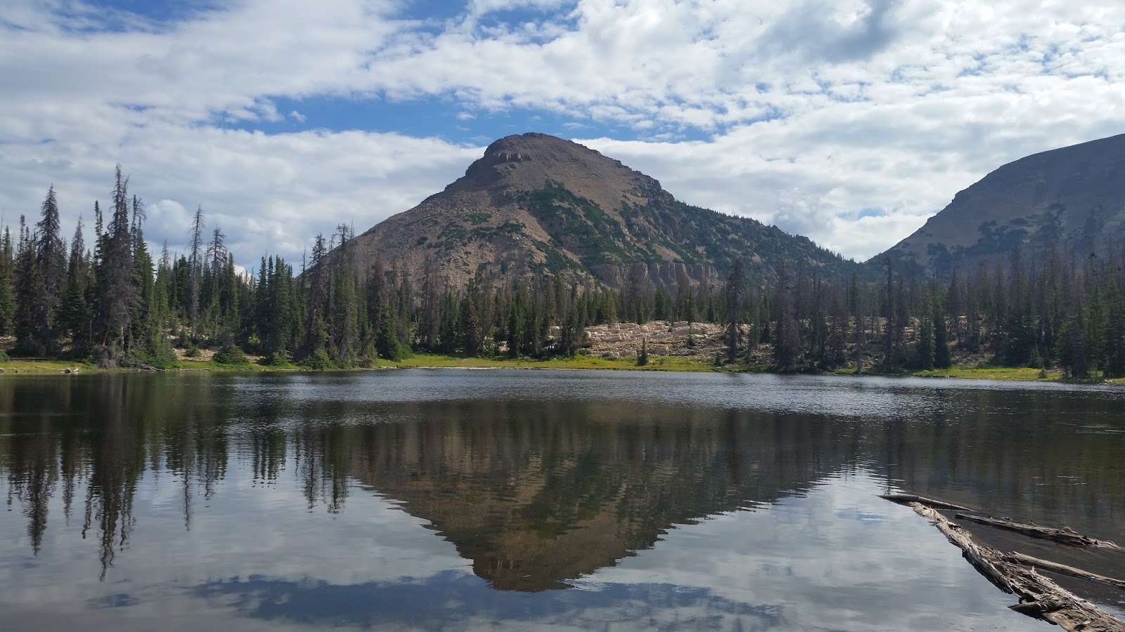 LB Hikes HOWTOGUIDE Uinta Lakes Microadventure