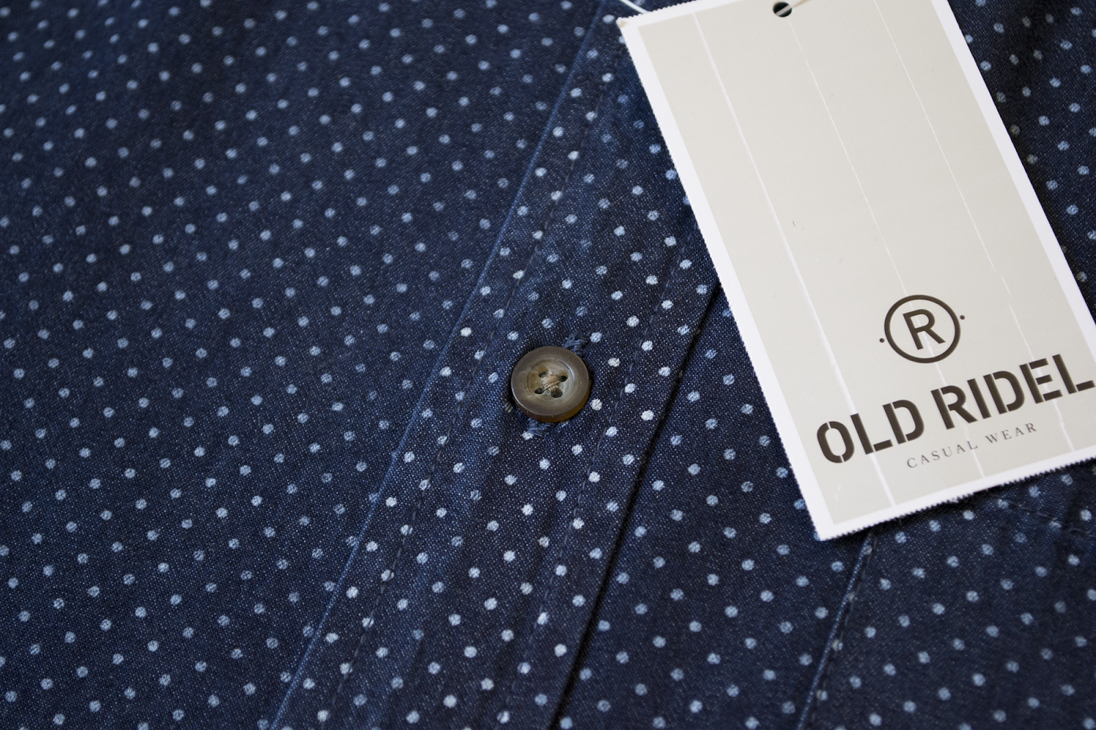 Review camisa Old Ridel en chambray con topos.