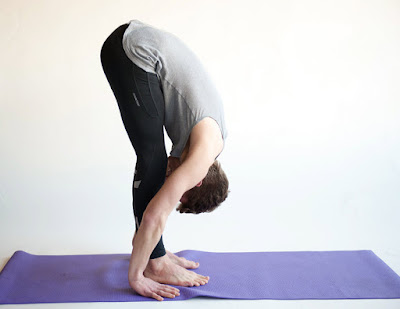 Bạn sẽ giảm ngay cơn đau đầu của mình với 3 tư thế Yoga này